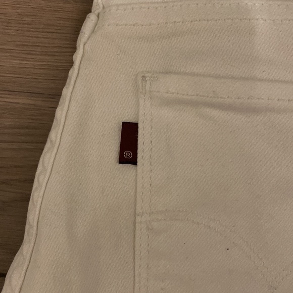Levi’s White Jeans (Size 25) - Picture 3 of 5
